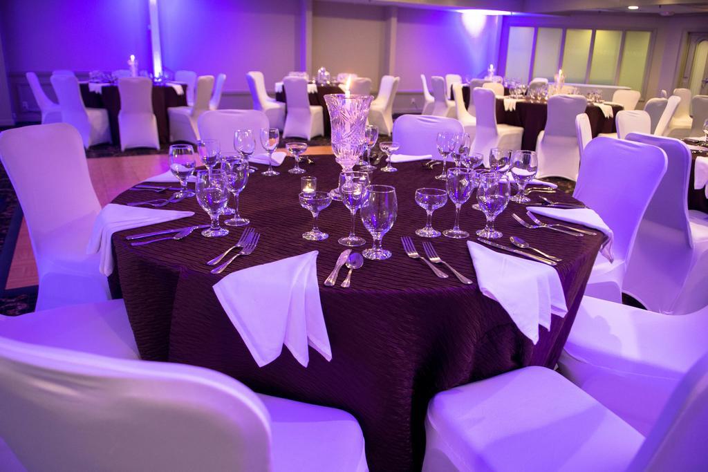 Doubletree By Hilton Hotel Raleigh - Brownstone - University Buitenkant foto