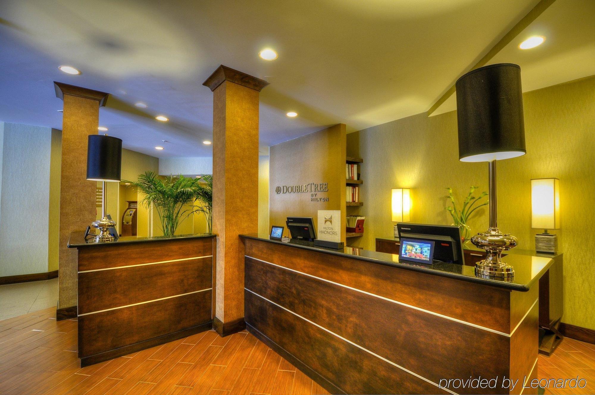 Doubletree By Hilton Hotel Raleigh - Brownstone - University Buitenkant foto