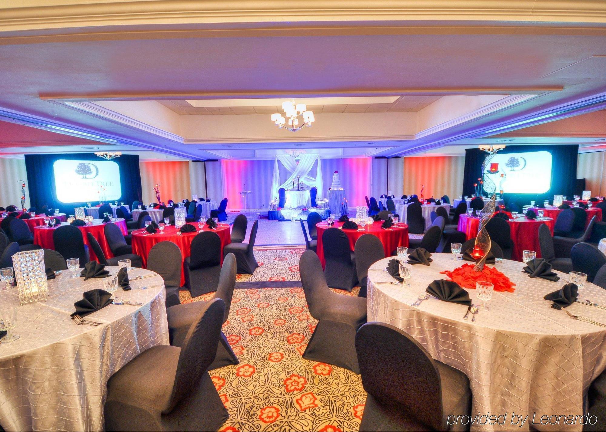 Doubletree By Hilton Hotel Raleigh - Brownstone - University Buitenkant foto