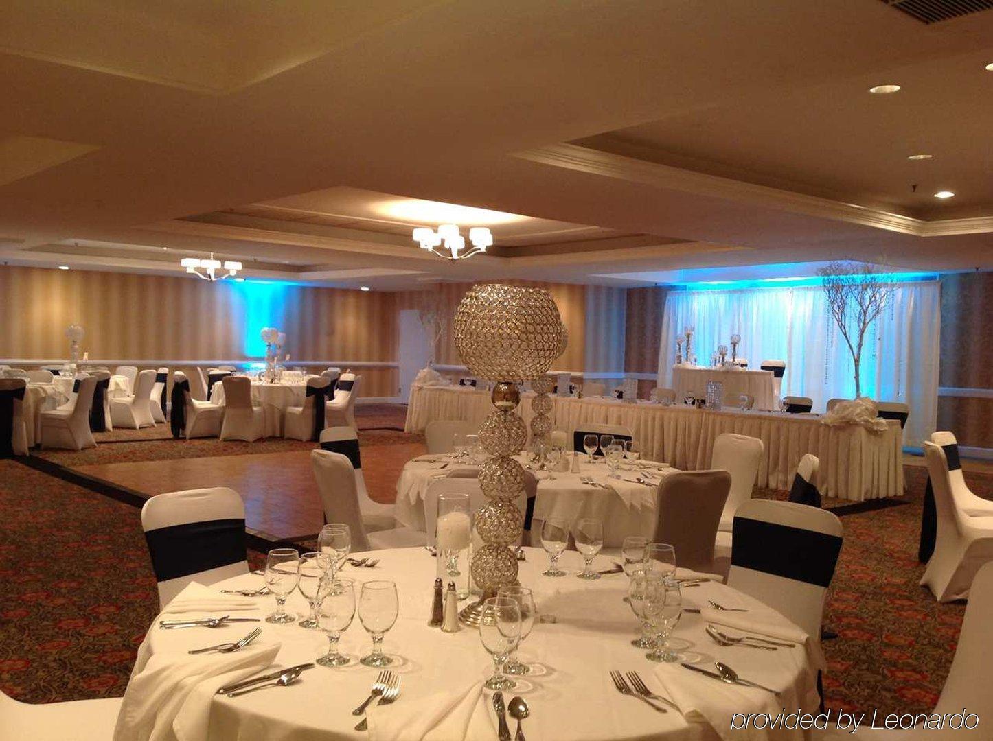 Doubletree By Hilton Hotel Raleigh - Brownstone - University Buitenkant foto