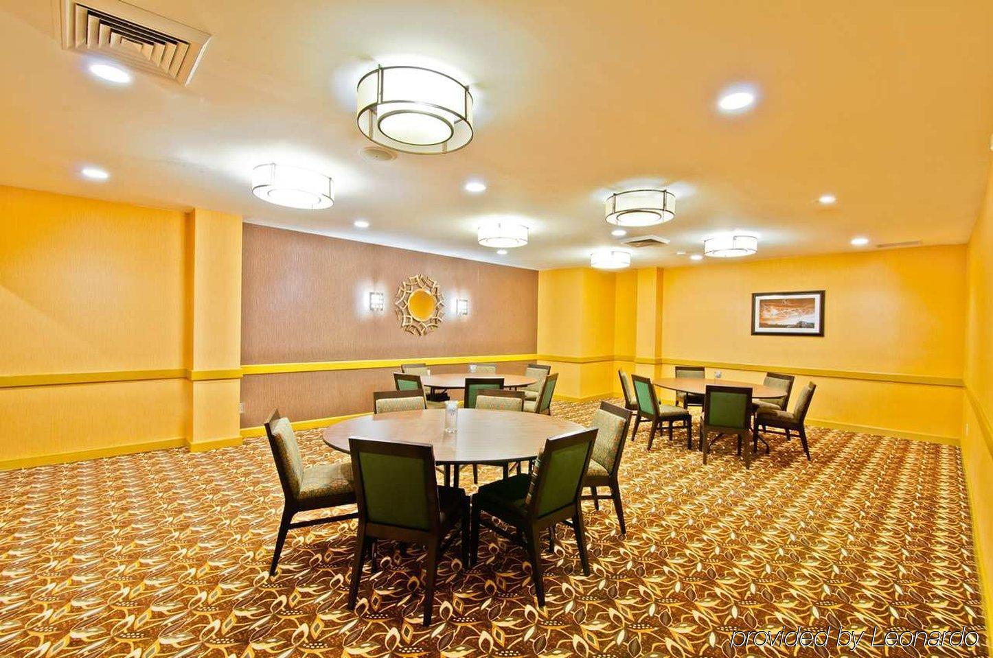 Doubletree By Hilton Hotel Raleigh - Brownstone - University Buitenkant foto