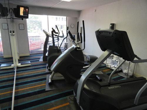 Doubletree By Hilton Hotel Raleigh - Brownstone - University Faciliteiten foto