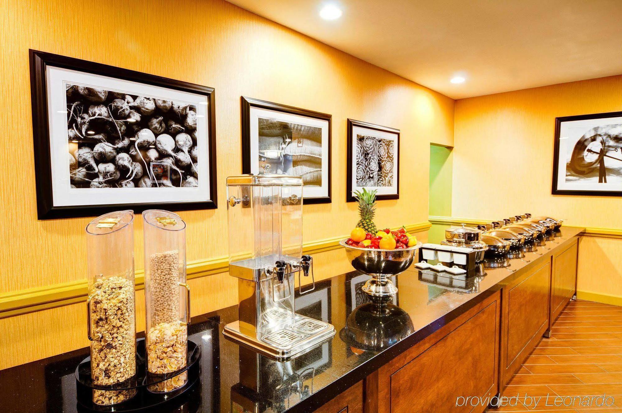 Doubletree By Hilton Hotel Raleigh - Brownstone - University Buitenkant foto