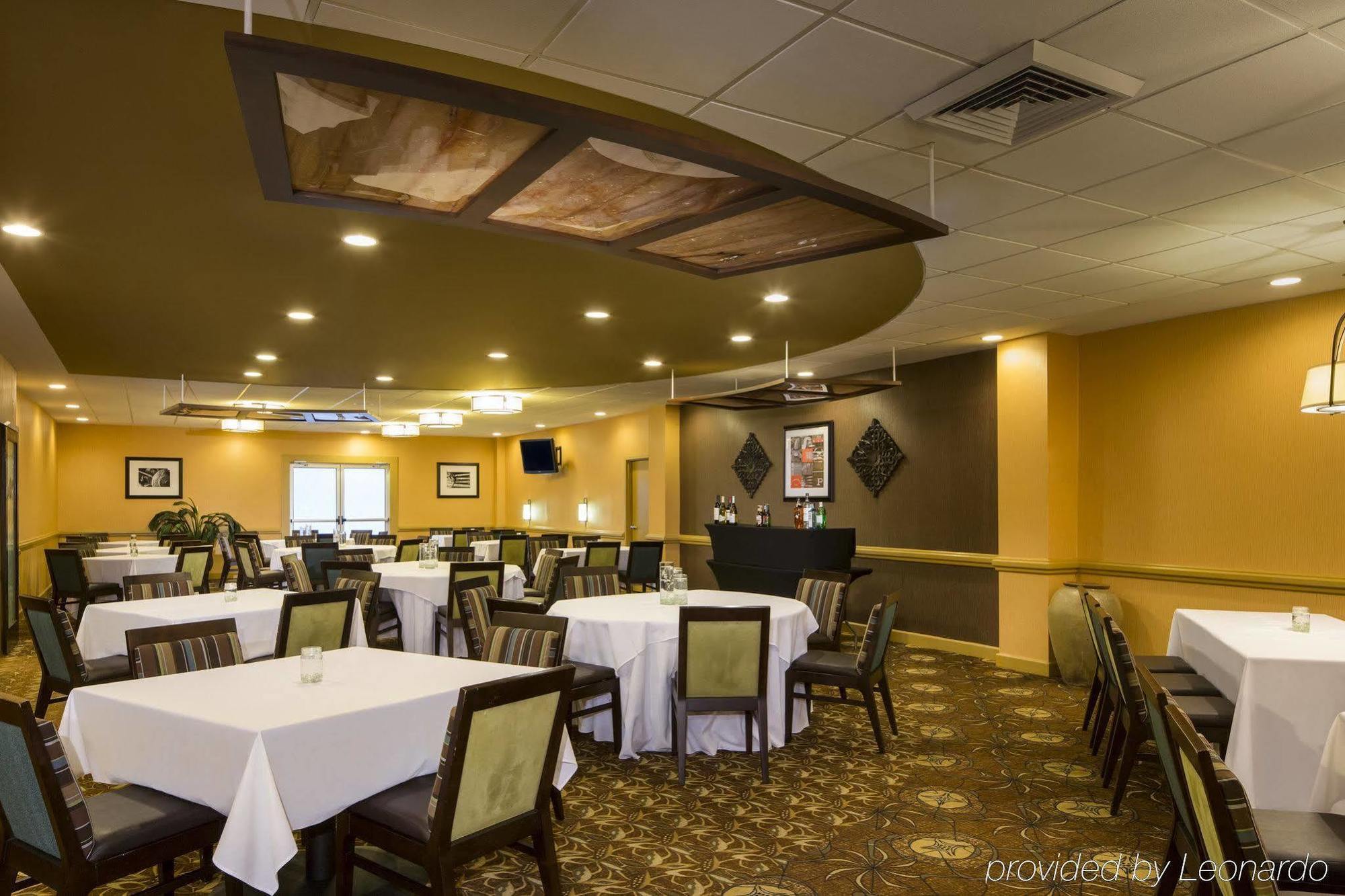 Doubletree By Hilton Hotel Raleigh - Brownstone - University Buitenkant foto
