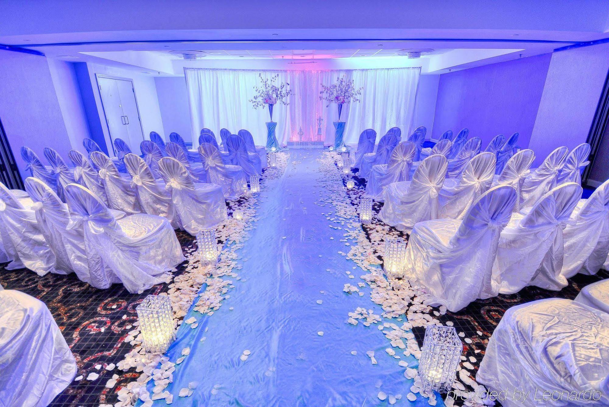 Doubletree By Hilton Hotel Raleigh - Brownstone - University Buitenkant foto
