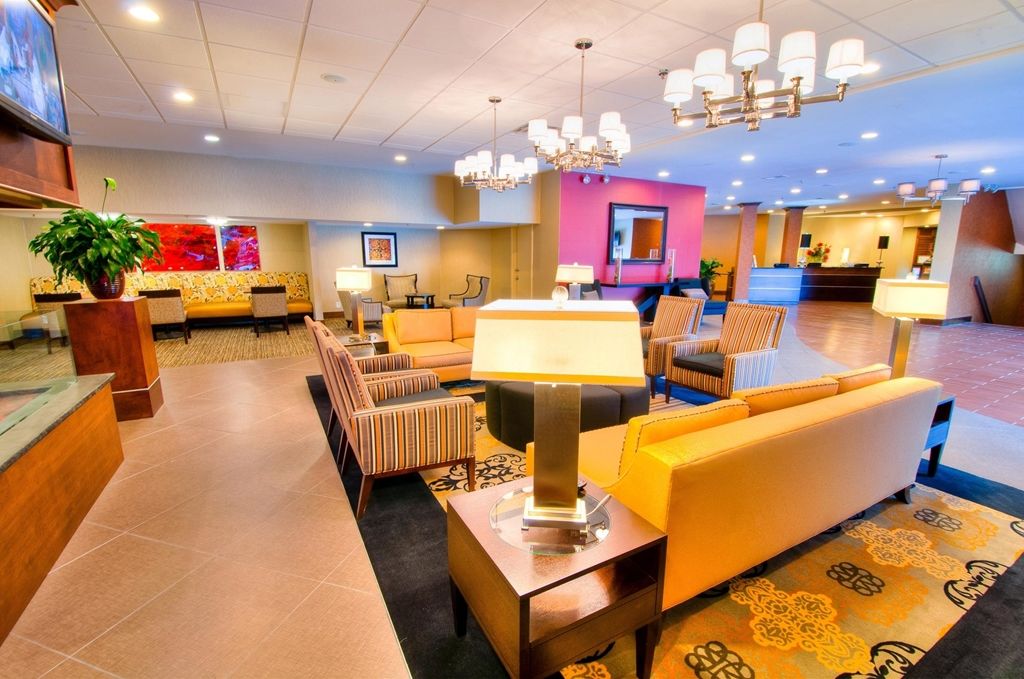 Doubletree By Hilton Hotel Raleigh - Brownstone - University Interieur foto