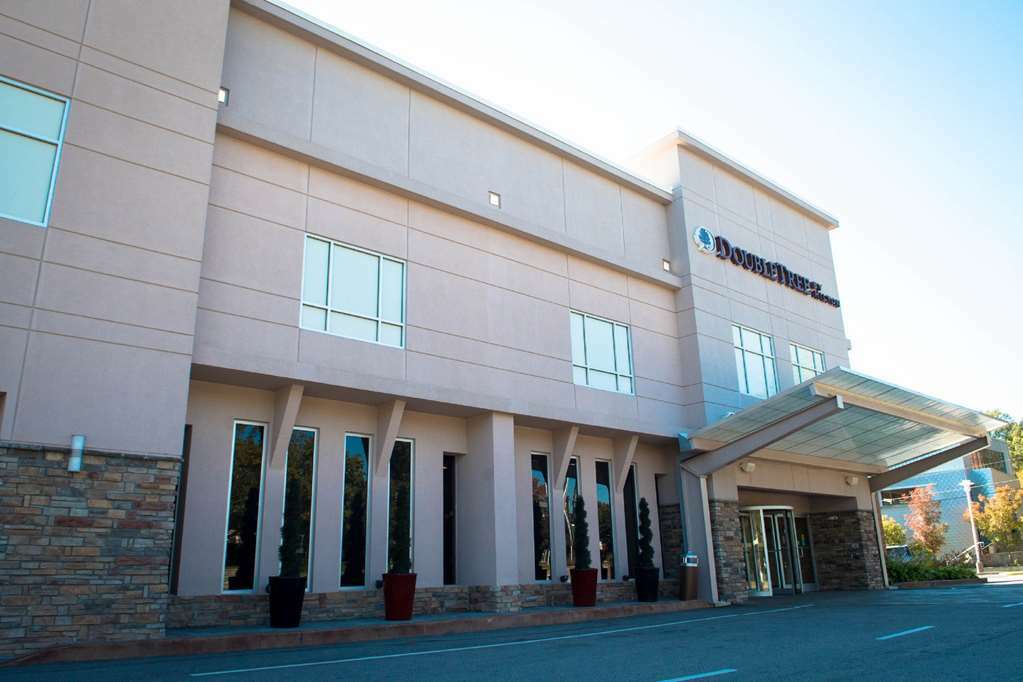 Doubletree By Hilton Hotel Raleigh - Brownstone - University Buitenkant foto