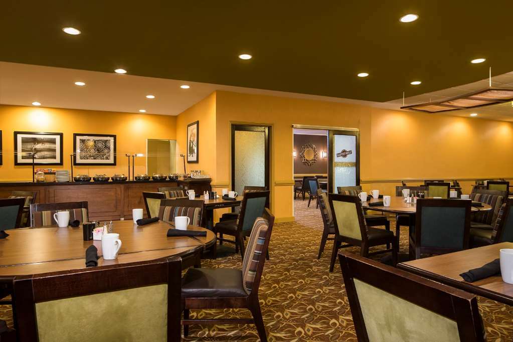 Doubletree By Hilton Hotel Raleigh - Brownstone - University Restaurant foto
