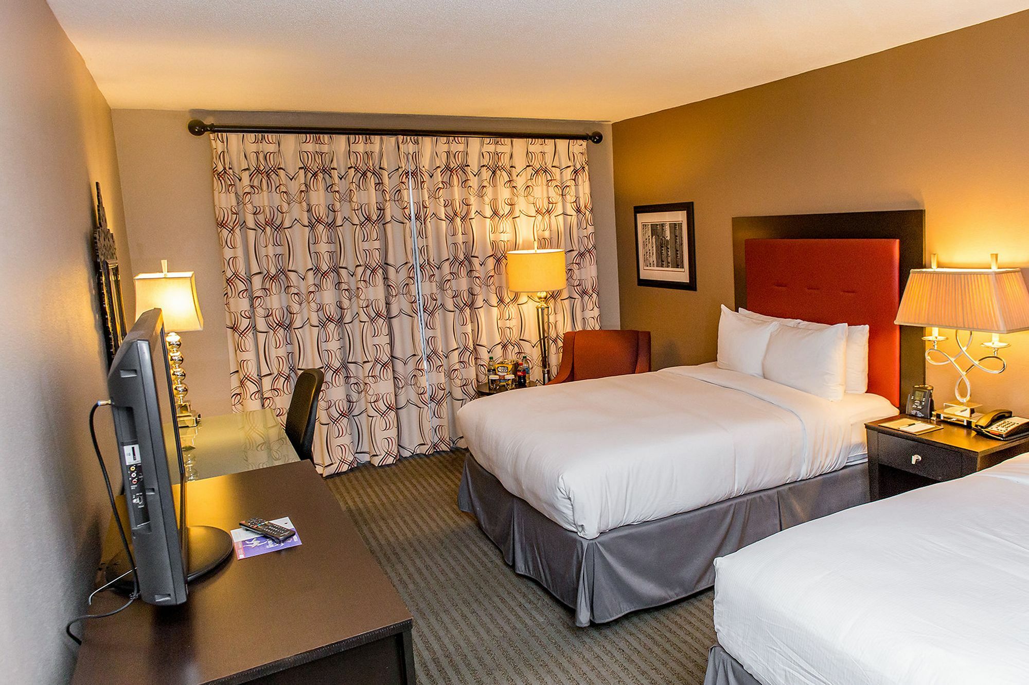 Doubletree By Hilton Hotel Raleigh - Brownstone - University Buitenkant foto