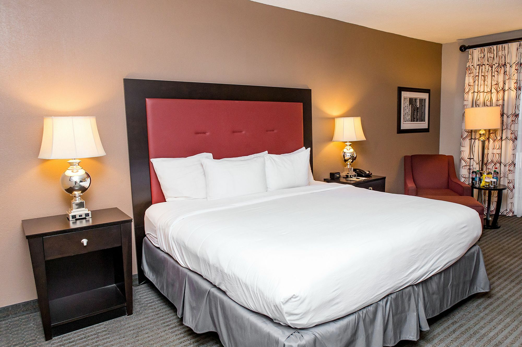 Doubletree By Hilton Hotel Raleigh - Brownstone - University Buitenkant foto