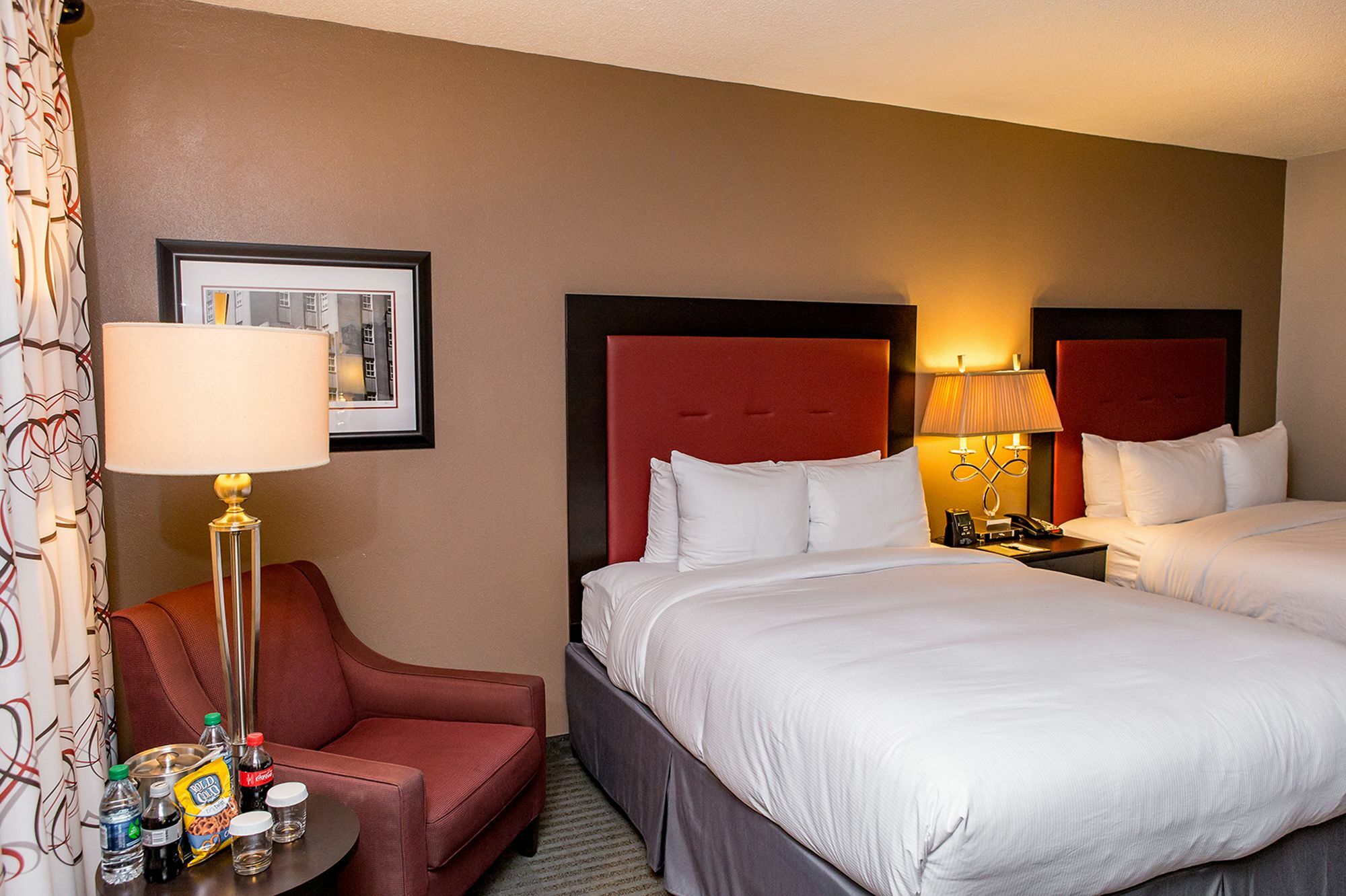 Doubletree By Hilton Hotel Raleigh - Brownstone - University Buitenkant foto