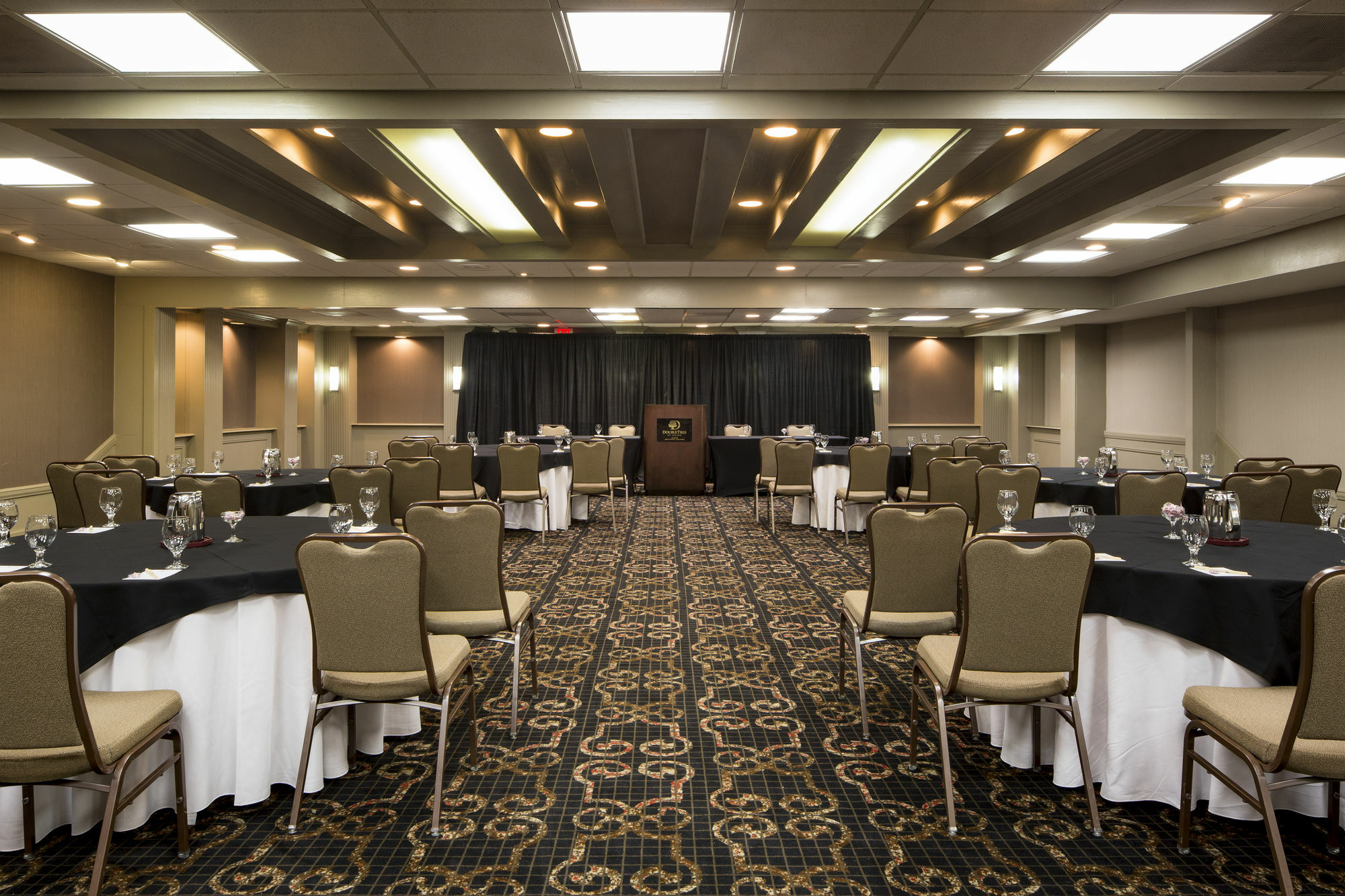 Doubletree By Hilton Hotel Raleigh - Brownstone - University Buitenkant foto
