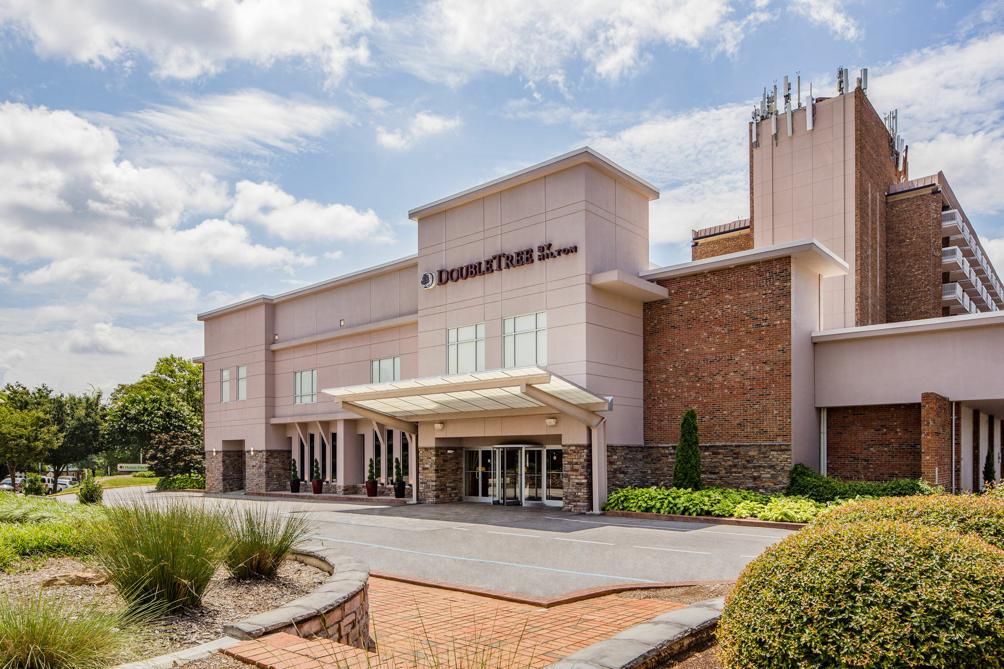 Doubletree By Hilton Hotel Raleigh - Brownstone - University Buitenkant foto